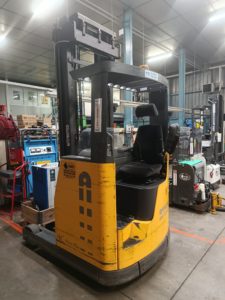 chariot a mât rétractable